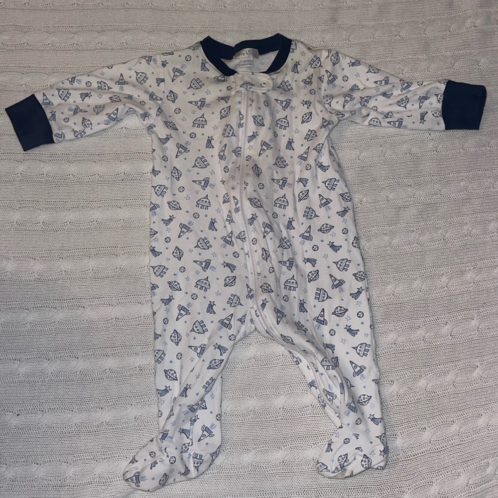 Kissy kissy space footie 6-9m boys